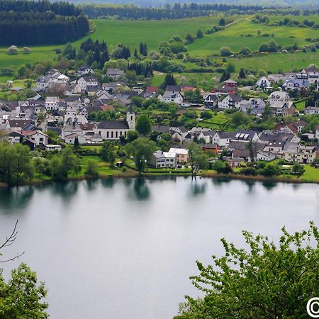 Ferienwohnung Welcome Mit Seeblick Schalkenmehren Bagian luar foto